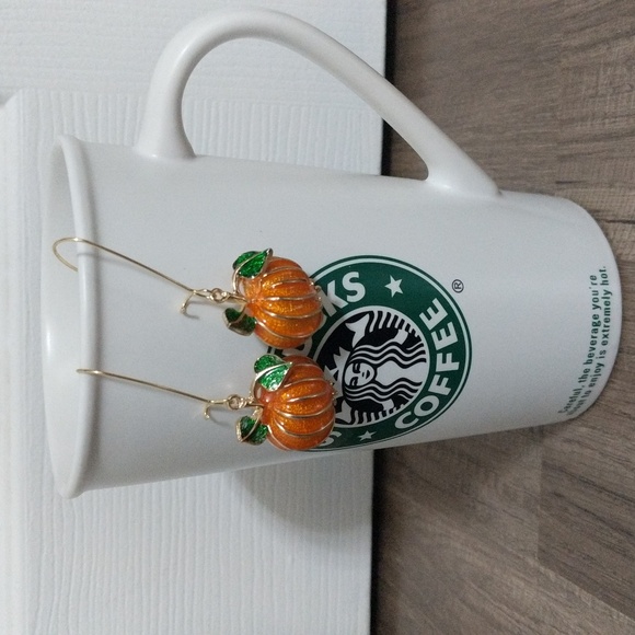 #357Halloween/Fall Dangle Pumpkin Earrings. - Picture 5 of 5